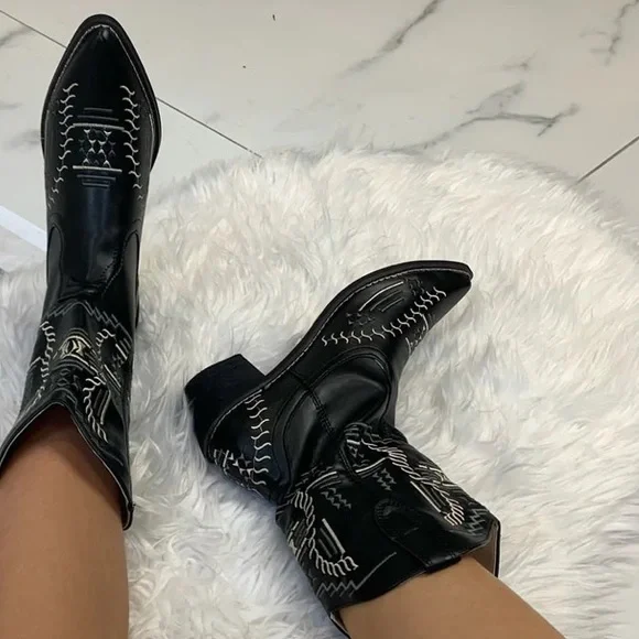 LAST 1! Cowboy Boots Embroidered Black Bohemian Aztec Festival Western - Picture 5 of 7